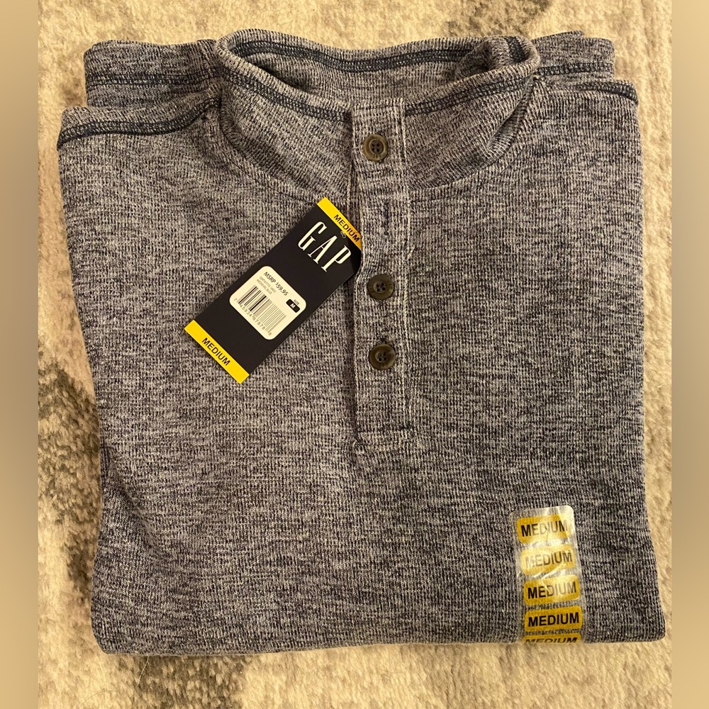 NEW WITH TAGS Gap Quarter Button Sweater